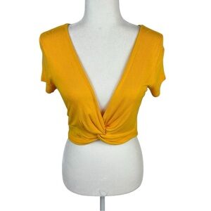 SO Gold Short Sleeve Twist Front Crop Top Size M